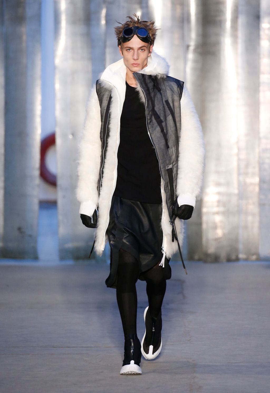 Fashion Week Paris Fall/Winter 2017 look 2 de la collection Boris Bidjan Saberi menswear
