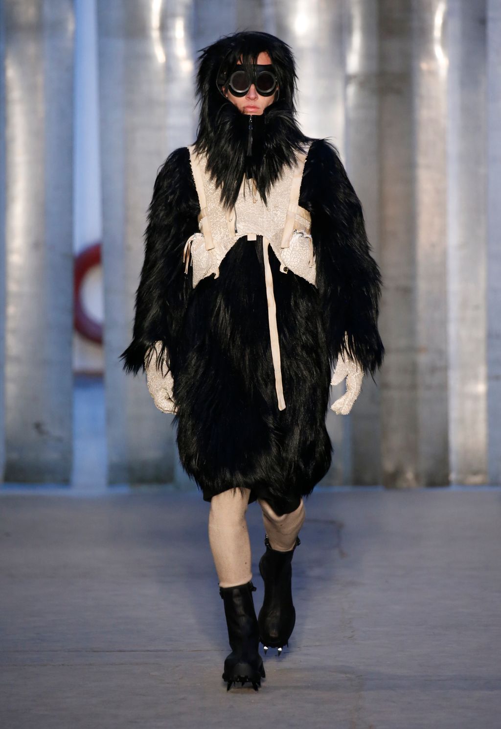 Fashion Week Paris Fall/Winter 2017 look 22 de la collection Boris Bidjan Saberi menswear