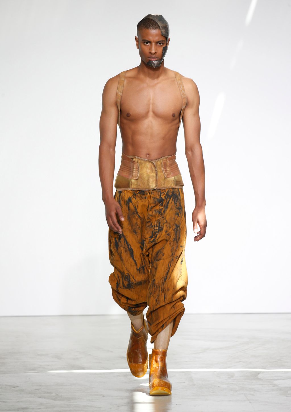 Fashion Week Paris Spring/Summer 2017 look 12 from the Boris Bidjan Saberi collection menswear