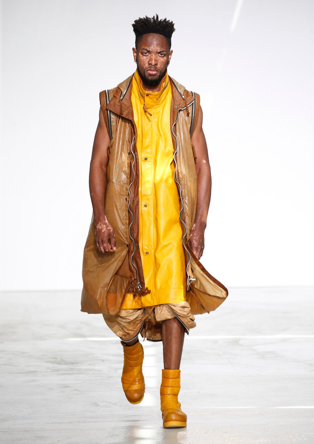 Fashion Week Paris Spring/Summer 2017 look 22 from the Boris Bidjan Saberi collection menswear