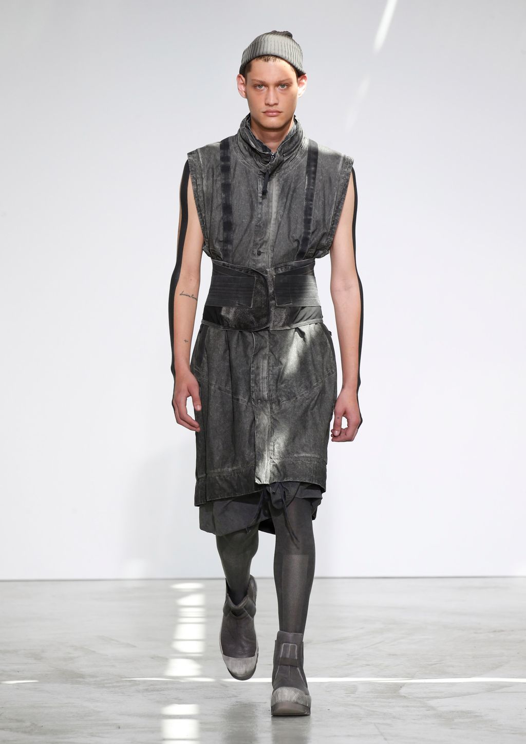 Fashion Week Paris Spring/Summer 2017 look 6 from the Boris Bidjan Saberi collection menswear
