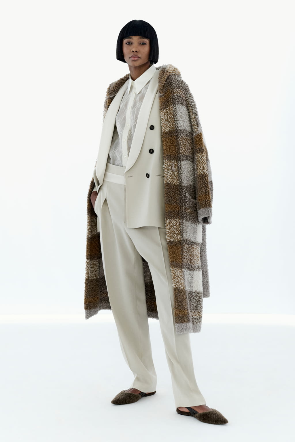 Fashion Week Milan Fall/Winter 2022 look 12 from the Brunello Cucinelli collection womenswear
