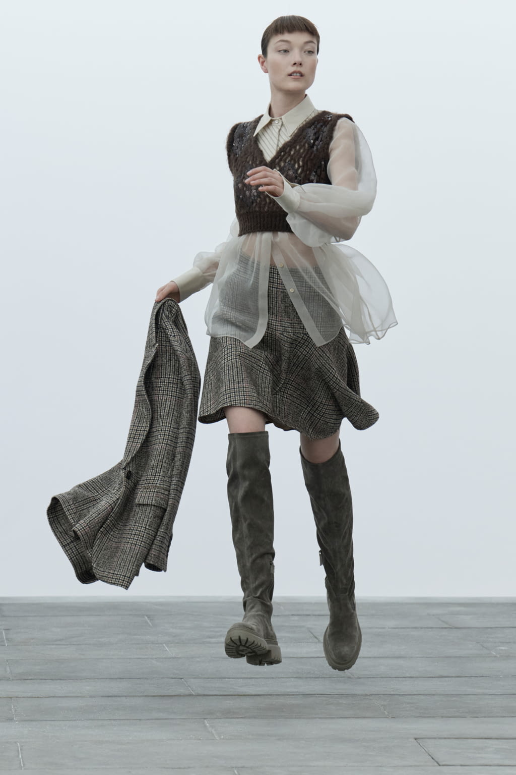 Fashion Week Milan Fall/Winter 2022 look 24 from the Brunello Cucinelli collection womenswear