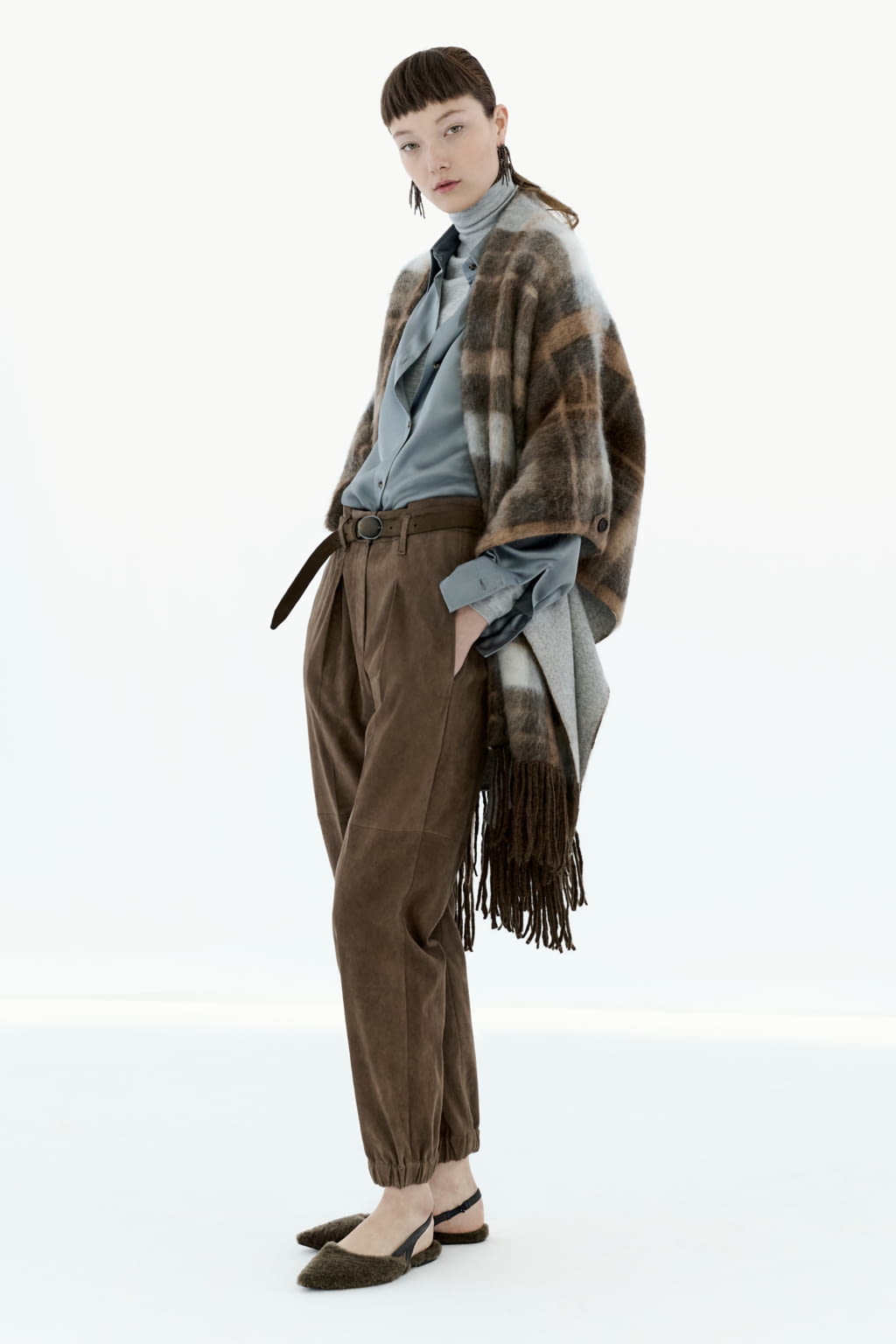Fashion Week Milan Fall/Winter 2022 look 28 from the Brunello Cucinelli collection womenswear