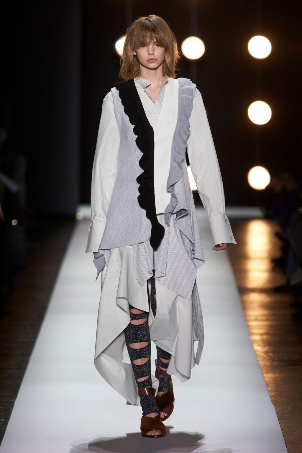Fashion Week New York Fall/Winter 2016 look 2 from the BCBG MAXAZRIA collection womenswear