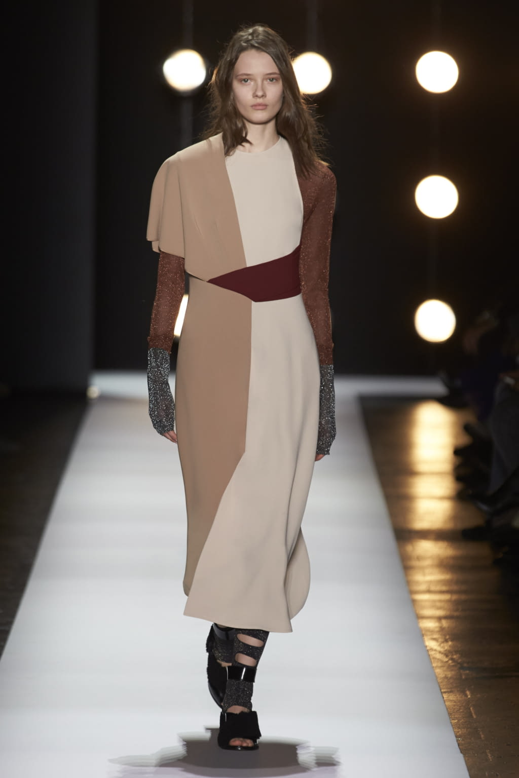 Fashion Week New York Fall/Winter 2016 look 20 from the BCBG MAXAZRIA collection womenswear