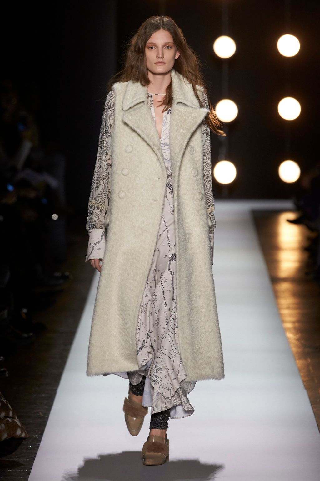 Fashion Week New York Fall/Winter 2016 look 28 from the BCBG MAXAZRIA collection womenswear