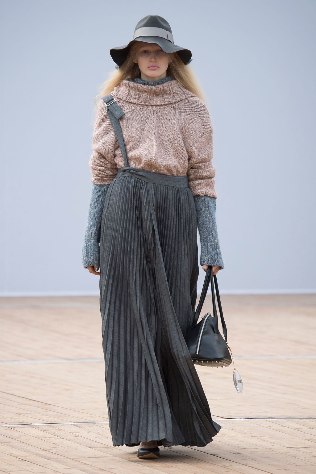 Fashion Week Paris Fall/Winter 2018 look 23 from the Beautiful People collection womenswear