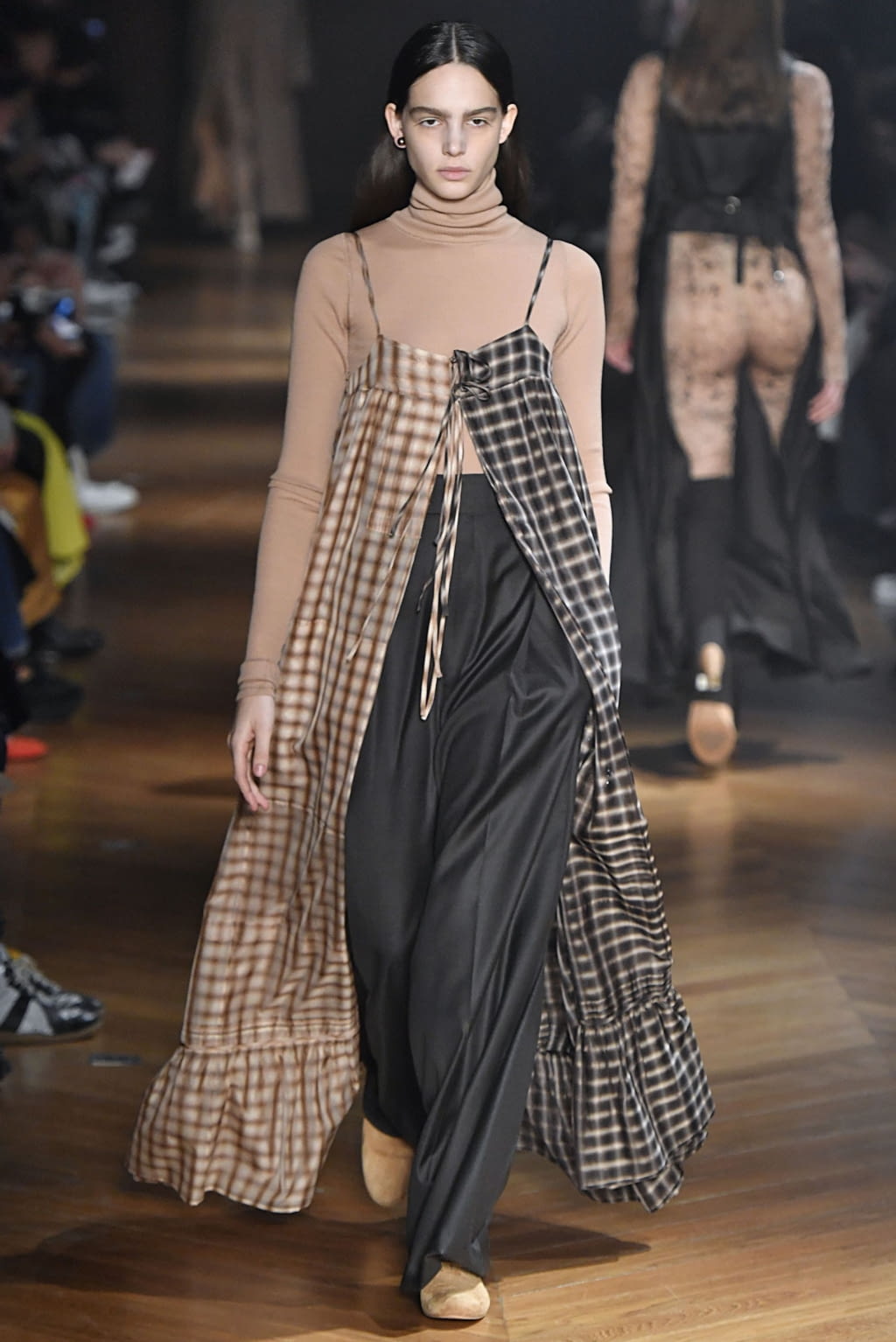 Fashion Week Paris Fall/Winter 2019 look 11 de la collection Beautiful People womenswear