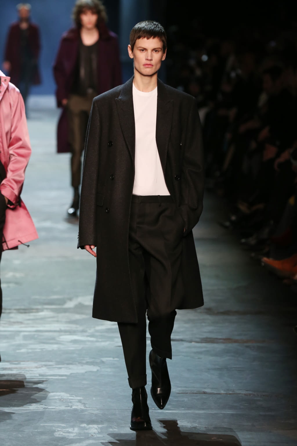 Fashion Week Paris Fall/Winter 2017 look 16 from the Berluti collection menswear