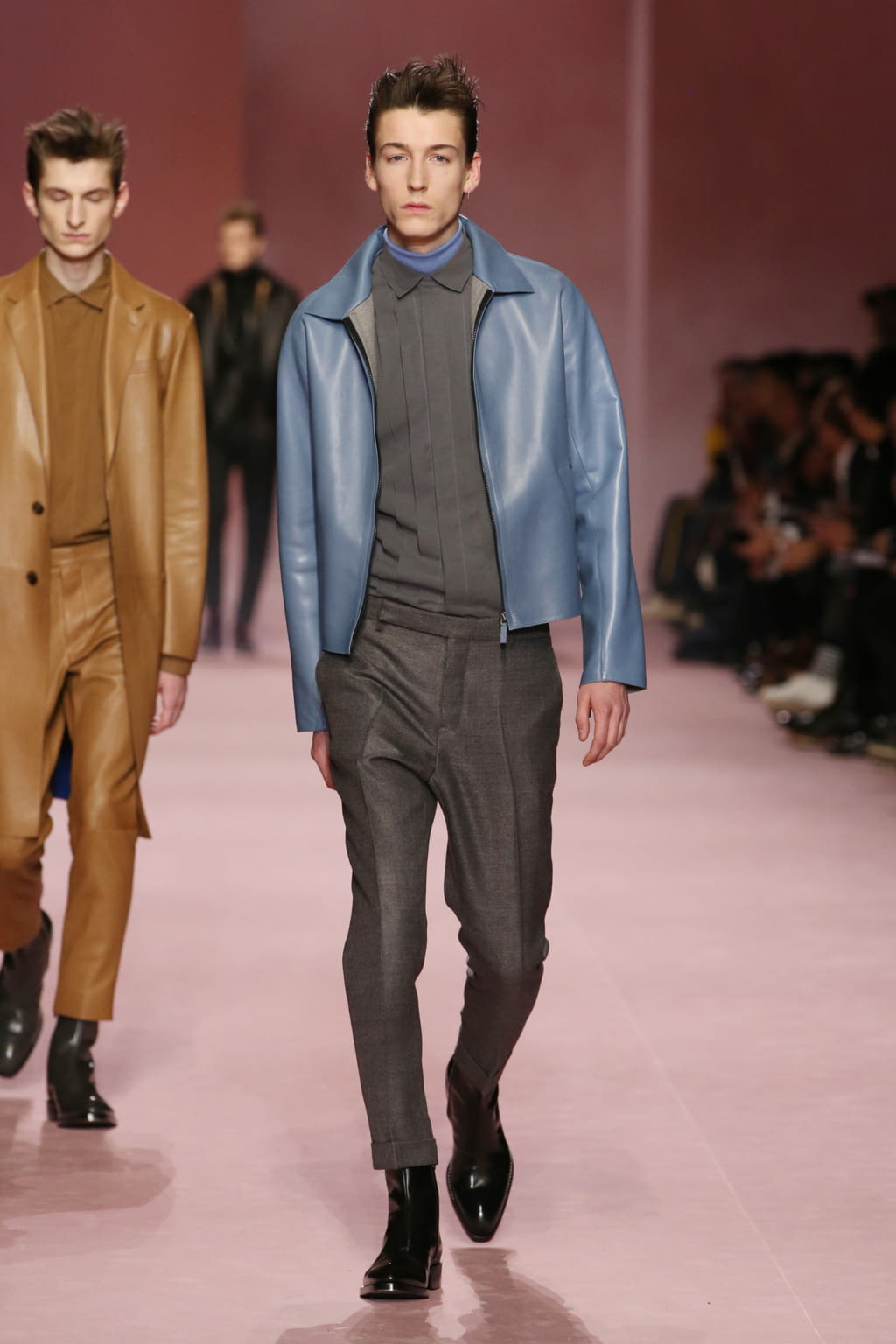 Fashion Week Paris Fall/Winter 2018 look 5 from the Berluti collection menswear