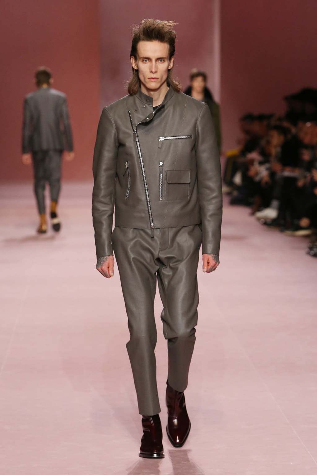 Fashion Week Paris Fall/Winter 2018 look 20 from the Berluti collection menswear