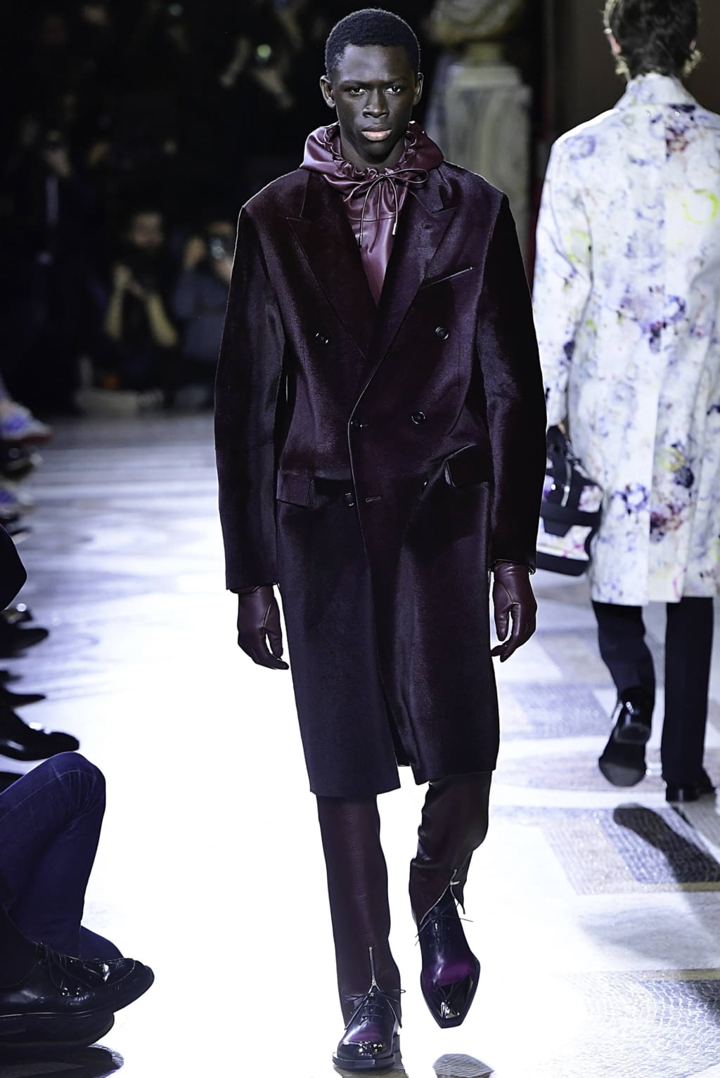Fashion Week Paris Fall/Winter 2019 look 3 from the Berluti collection 男装