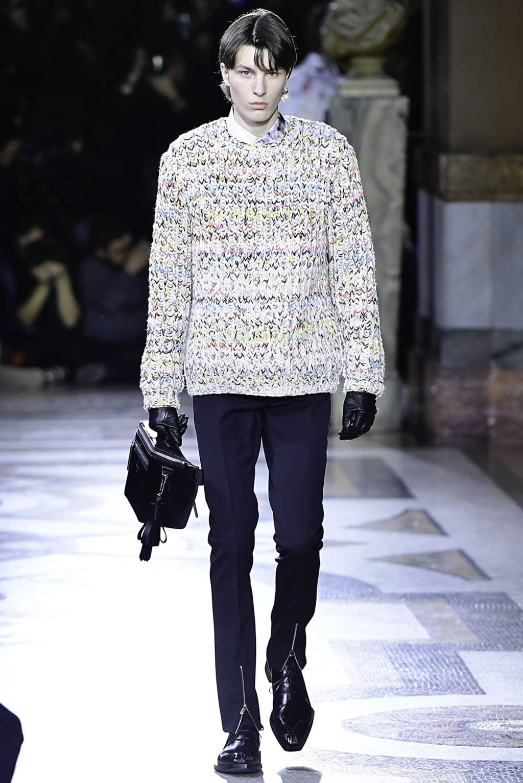 Fashion Week Paris Fall/Winter 2019 look 5 from the Berluti collection 男装