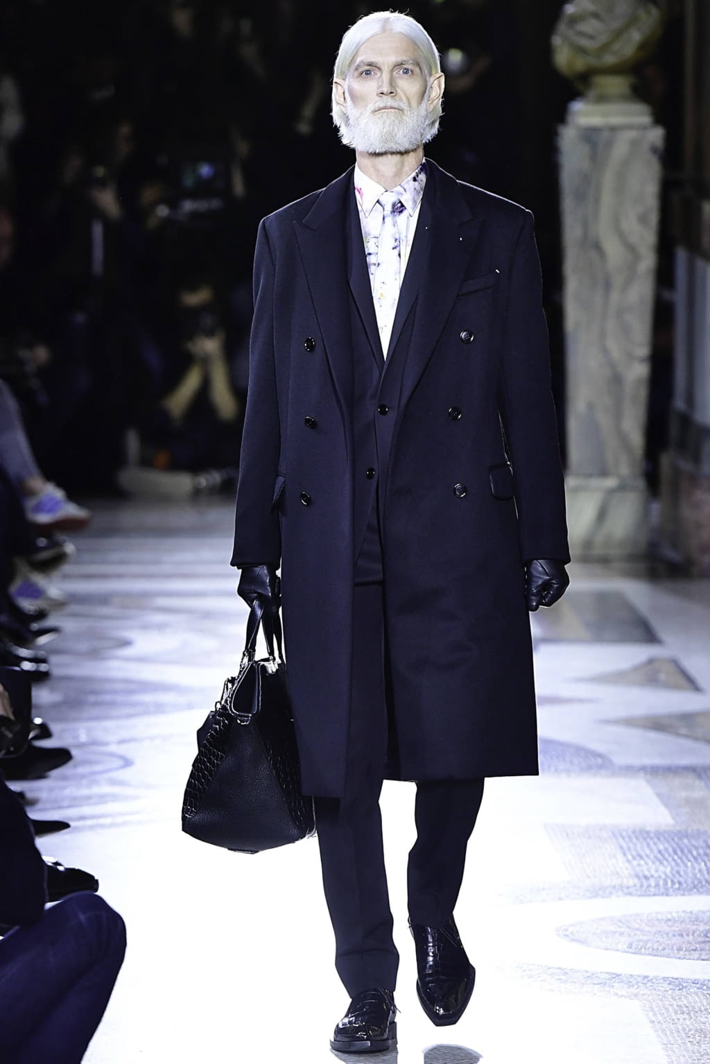 Fashion Week Paris Fall/Winter 2019 look 9 from the Berluti collection menswear