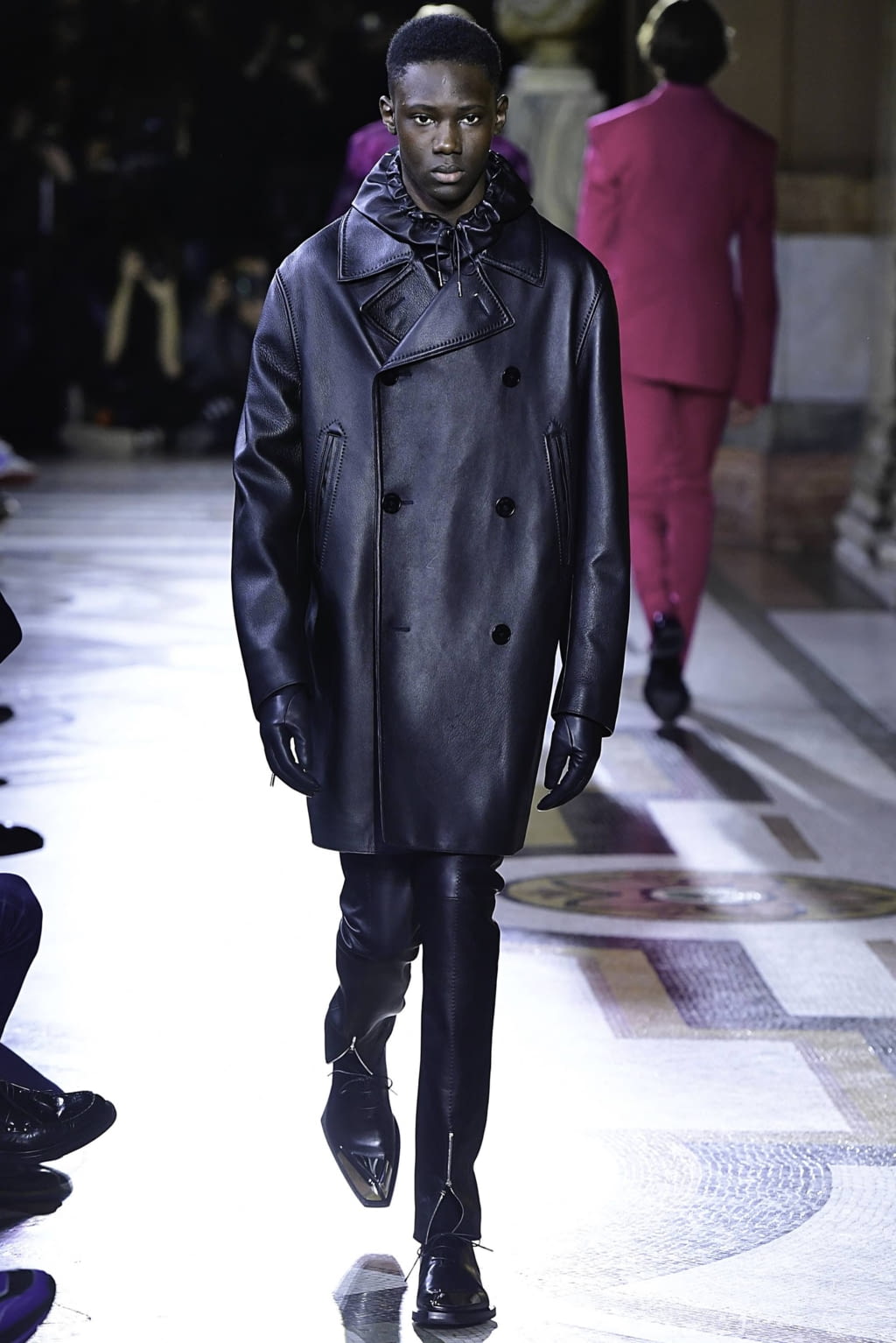 Fashion Week Paris Fall/Winter 2019 look 19 from the Berluti collection menswear