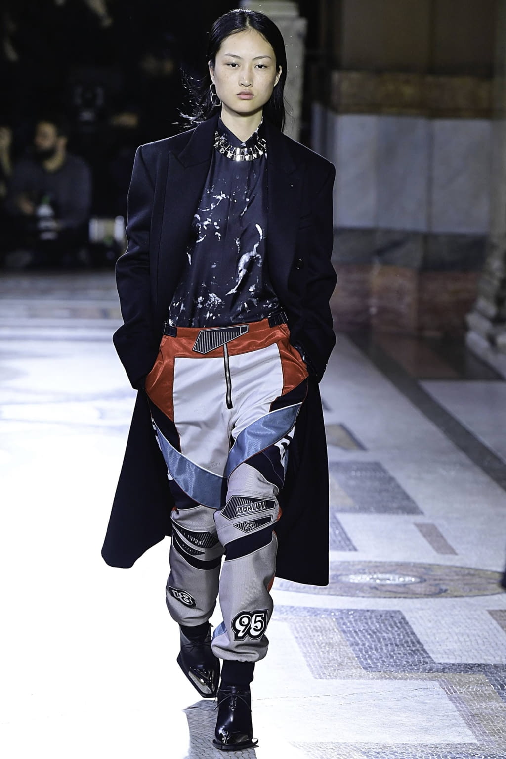 Fashion Week Paris Fall/Winter 2019 look 23 from the Berluti collection 男装