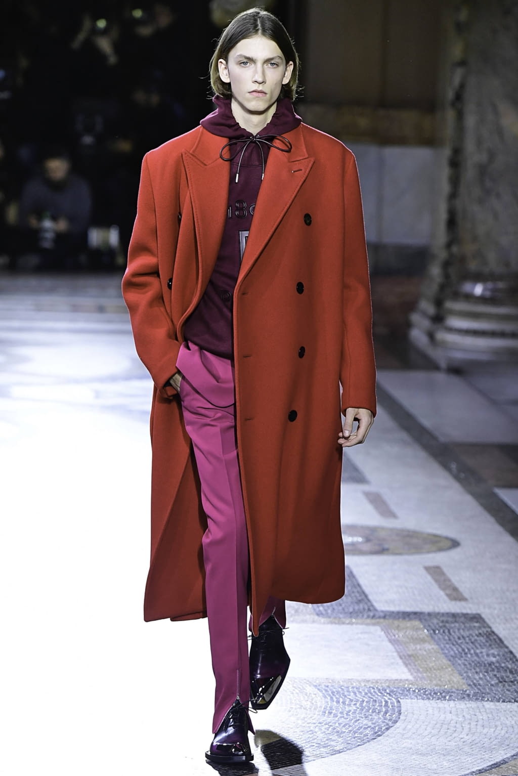 Fashion Week Paris Fall/Winter 2019 look 39 from the Berluti collection 男装