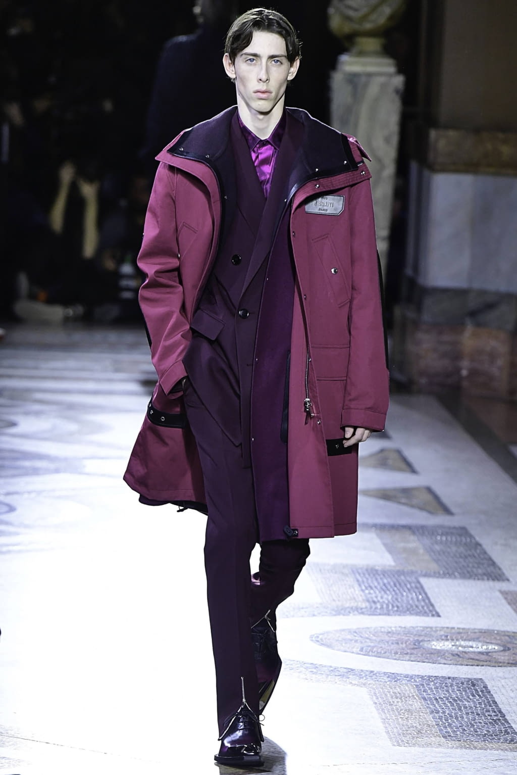 Fashion Week Paris Fall/Winter 2019 look 43 from the Berluti collection 男装