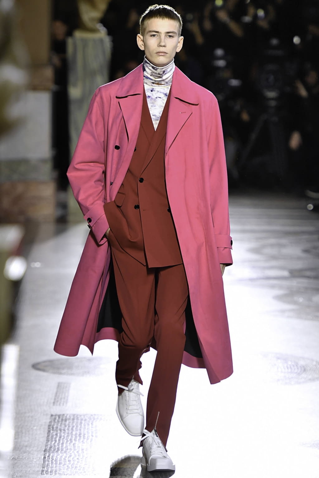 Fashion Week Paris Fall/Winter 2019 look 8 from the Berluti collection menswear