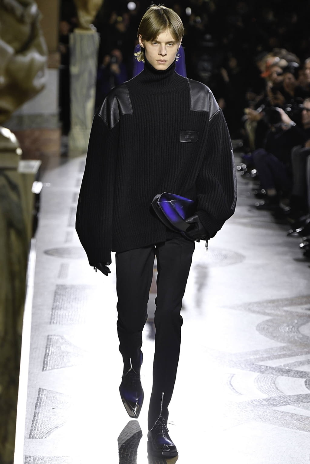 Fashion Week Paris Fall/Winter 2019 look 13 from the Berluti collection menswear