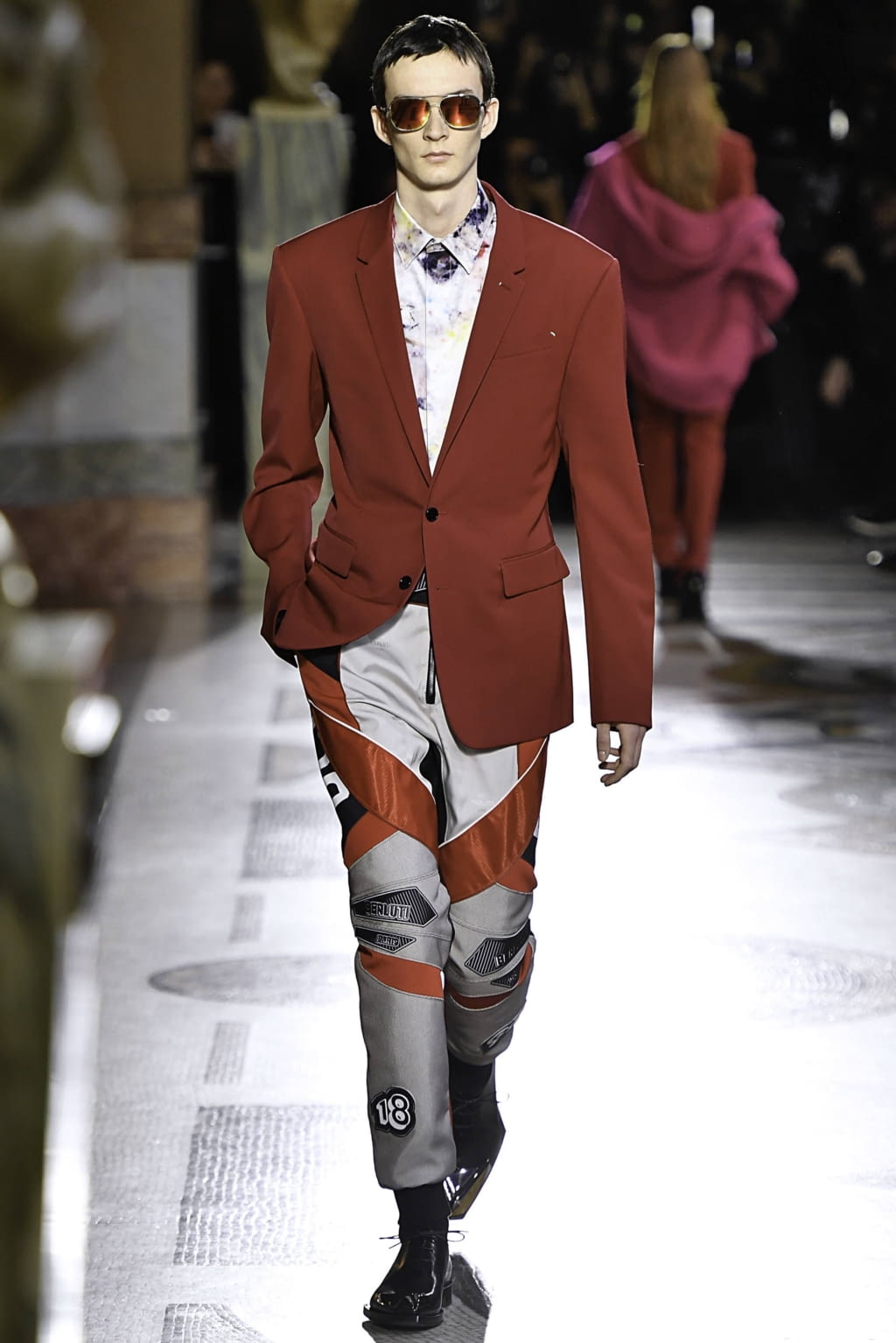 Fashion Week Paris Fall/Winter 2019 look 16 from the Berluti collection menswear