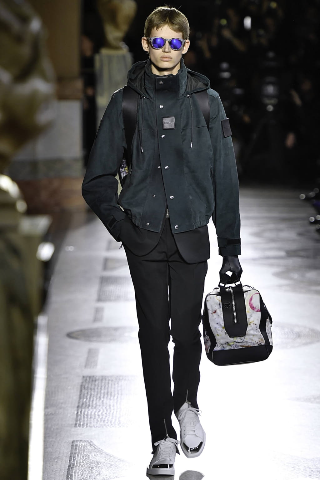 Fashion Week Paris Fall/Winter 2019 look 32 from the Berluti collection menswear
