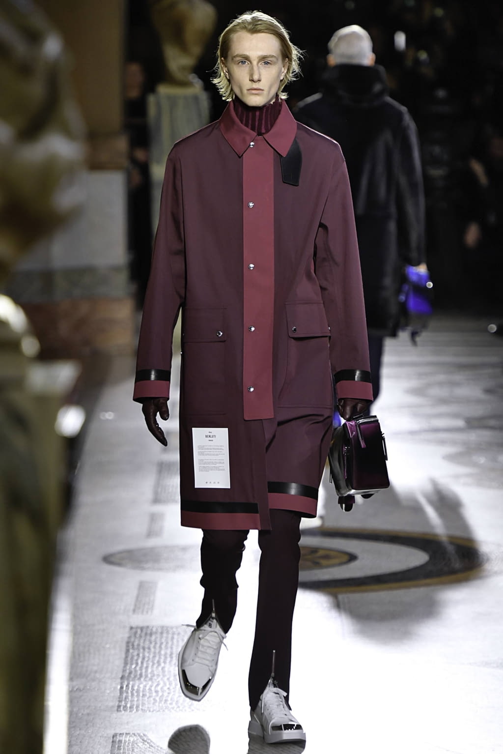 Fashion Week Paris Fall/Winter 2019 look 34 from the Berluti collection 男装