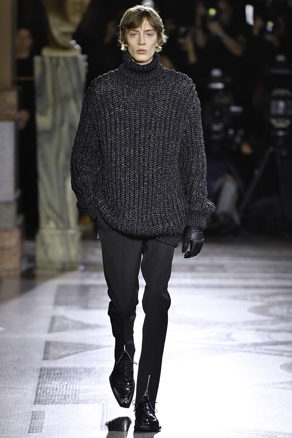 Fashion Week Paris Fall/Winter 2019 look 42 from the Berluti collection 男装