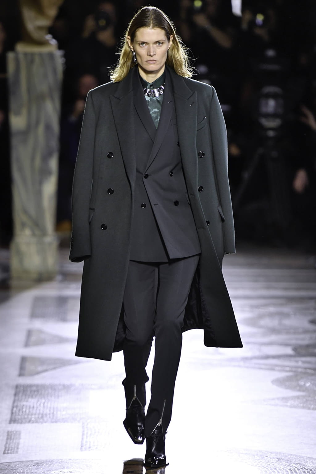 Fashion Week Paris Fall/Winter 2019 look 44 from the Berluti collection menswear