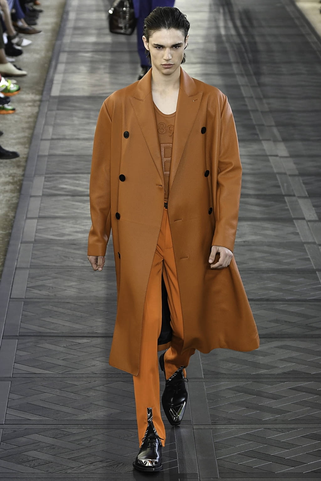 Fashion Week Paris Spring/Summer 2020 look 15 from the Berluti collection 男装