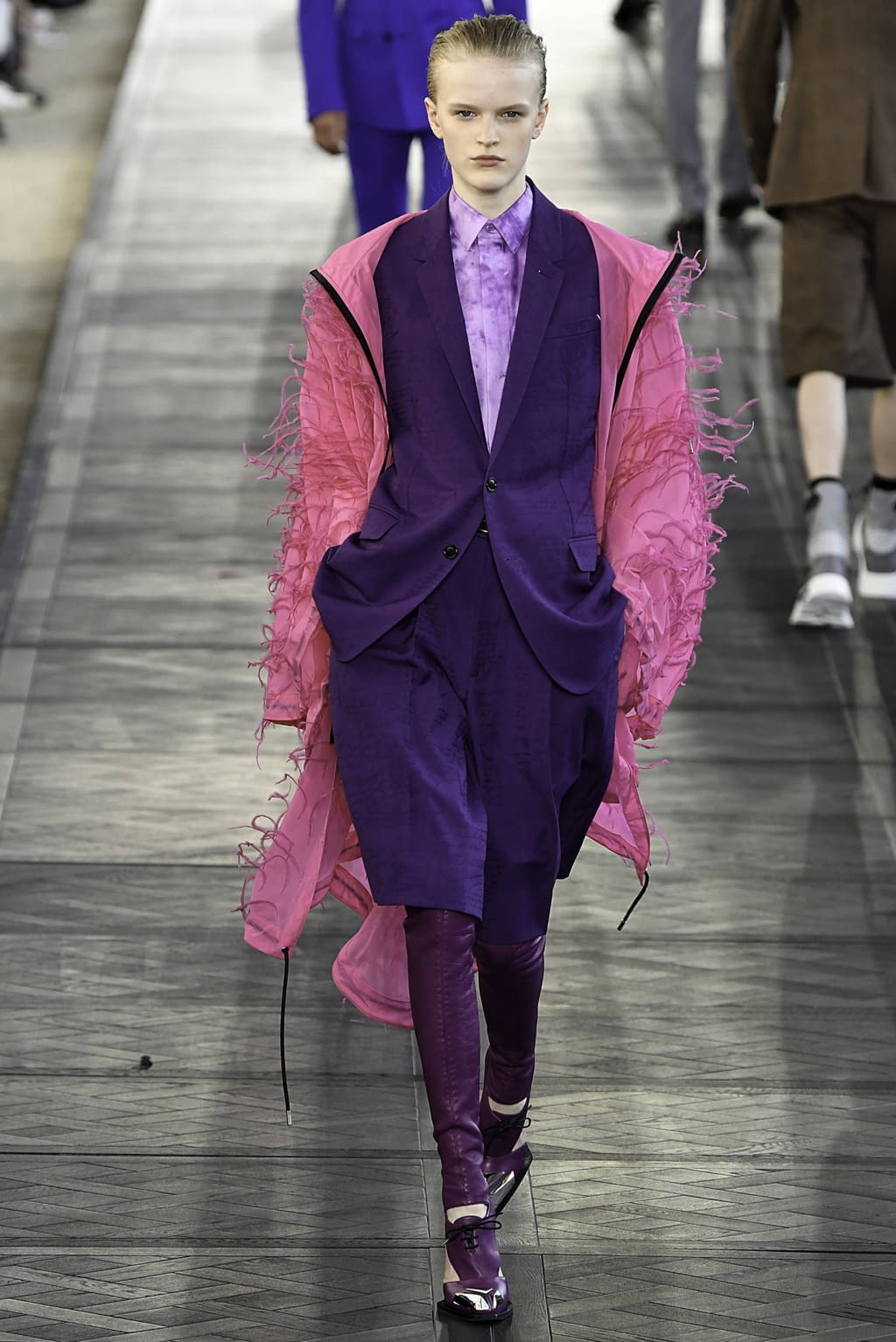 Fashion Week Paris Spring/Summer 2020 look 25 from the Berluti collection 男装