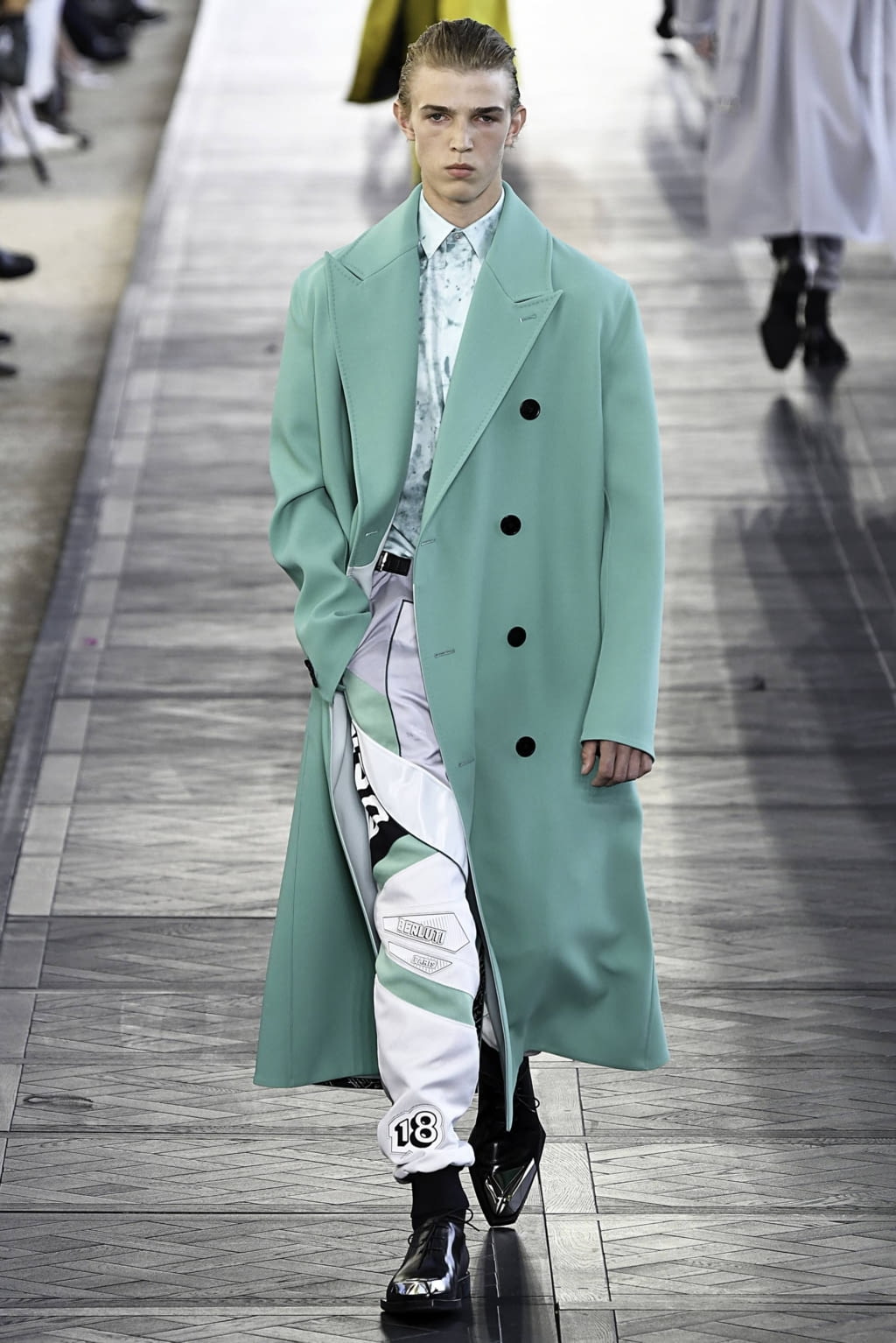 Fashion Week Paris Spring/Summer 2020 look 32 from the Berluti collection menswear