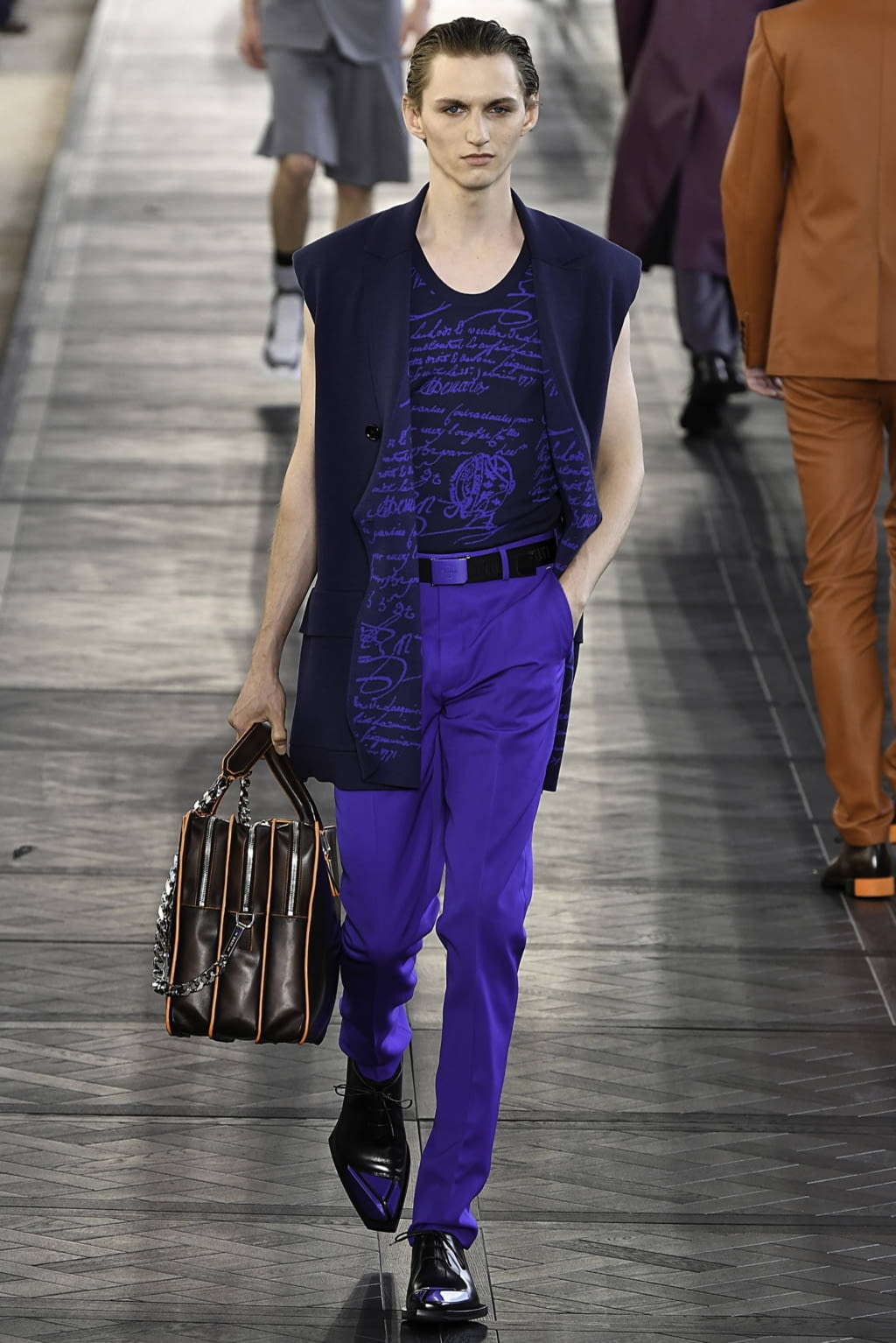 Fashion Week Paris Spring/Summer 2020 look 40 from the Berluti collection 男装