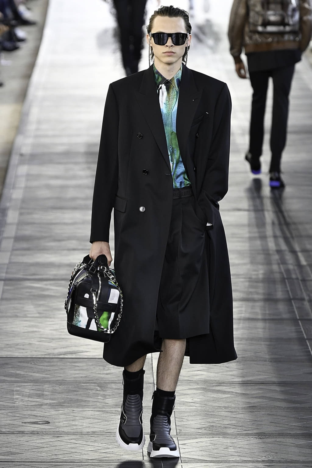 Fashion Week Paris Spring/Summer 2020 look 44 from the Berluti collection 男装