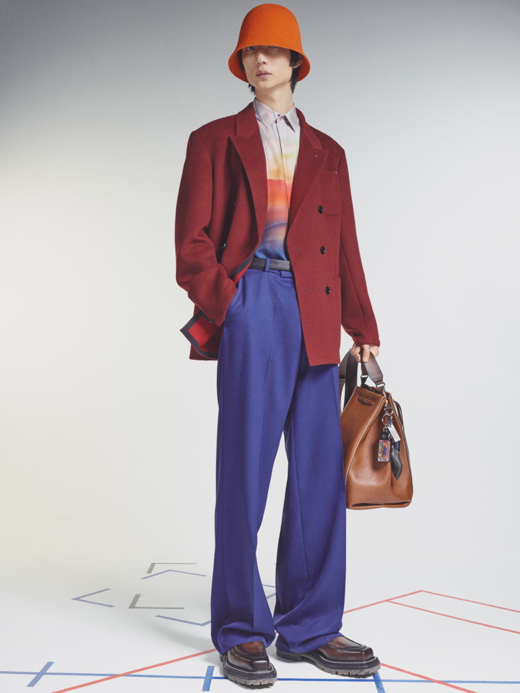 Fashion Week Paris Fall/Winter 2021 look 1 from the Berluti collection 男装