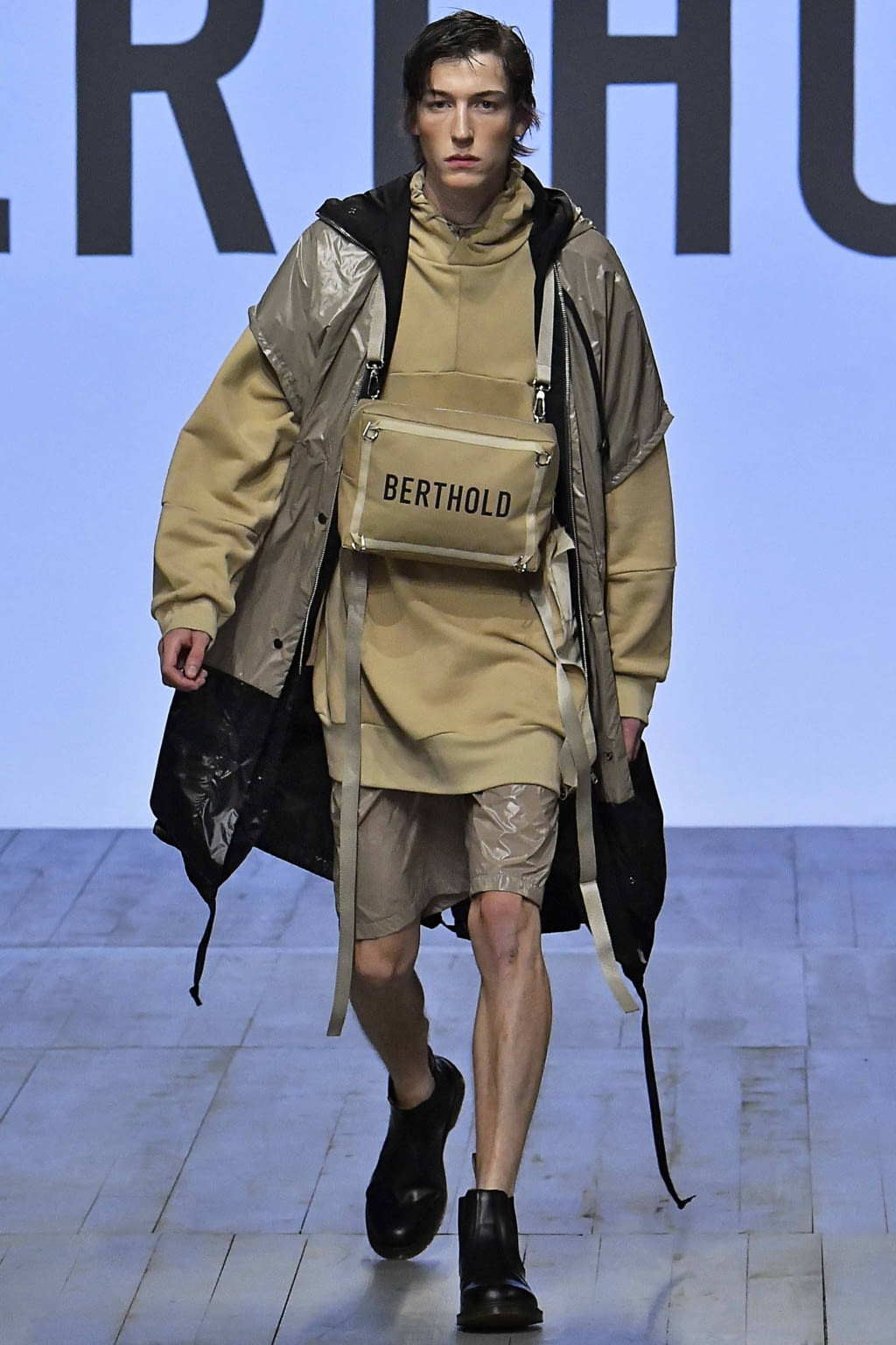 Fashion Week London Spring/Summer 2019 look 28 from the Berthold collection 男装