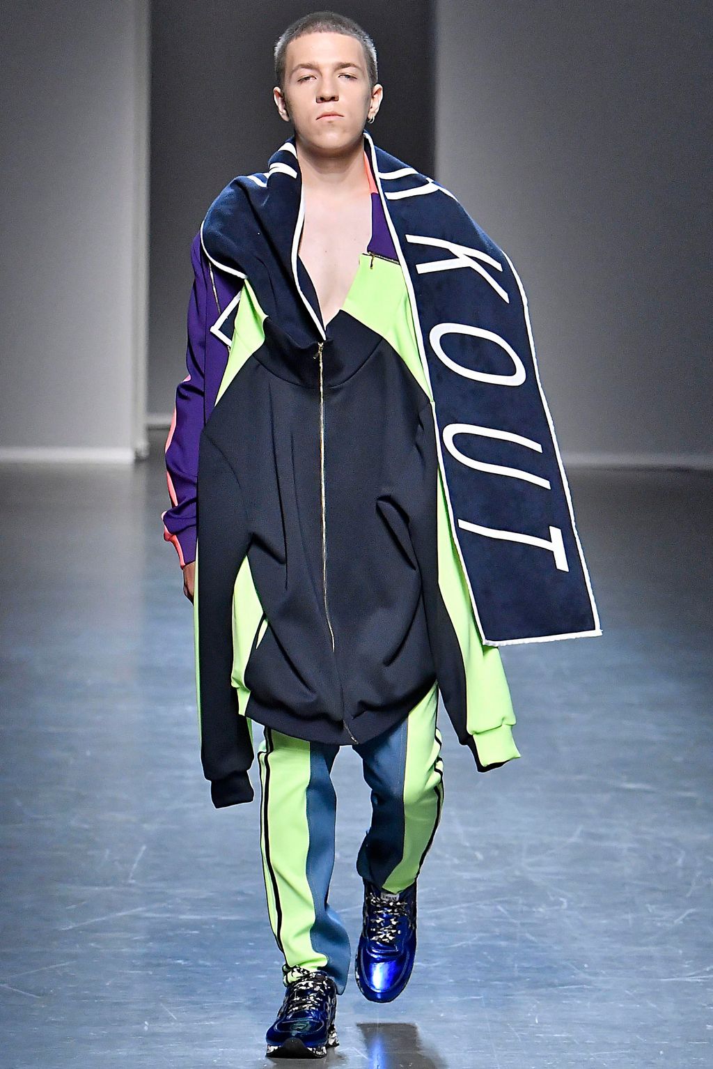 Fashion Week Milan Spring/Summer 2019 look 1 de la collection Besfxxk menswear