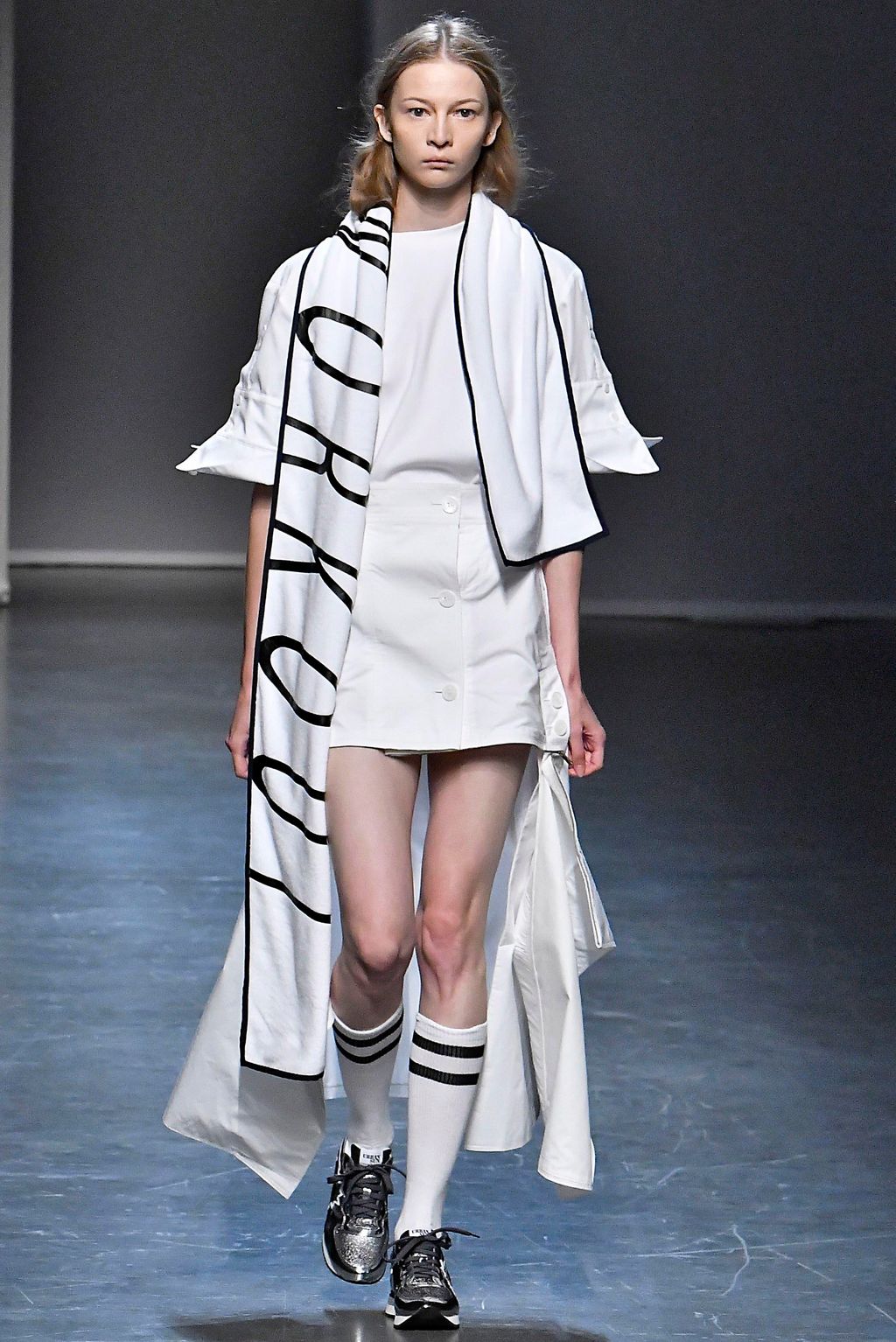 Fashion Week Milan Spring/Summer 2019 look 4 de la collection Besfxxk menswear