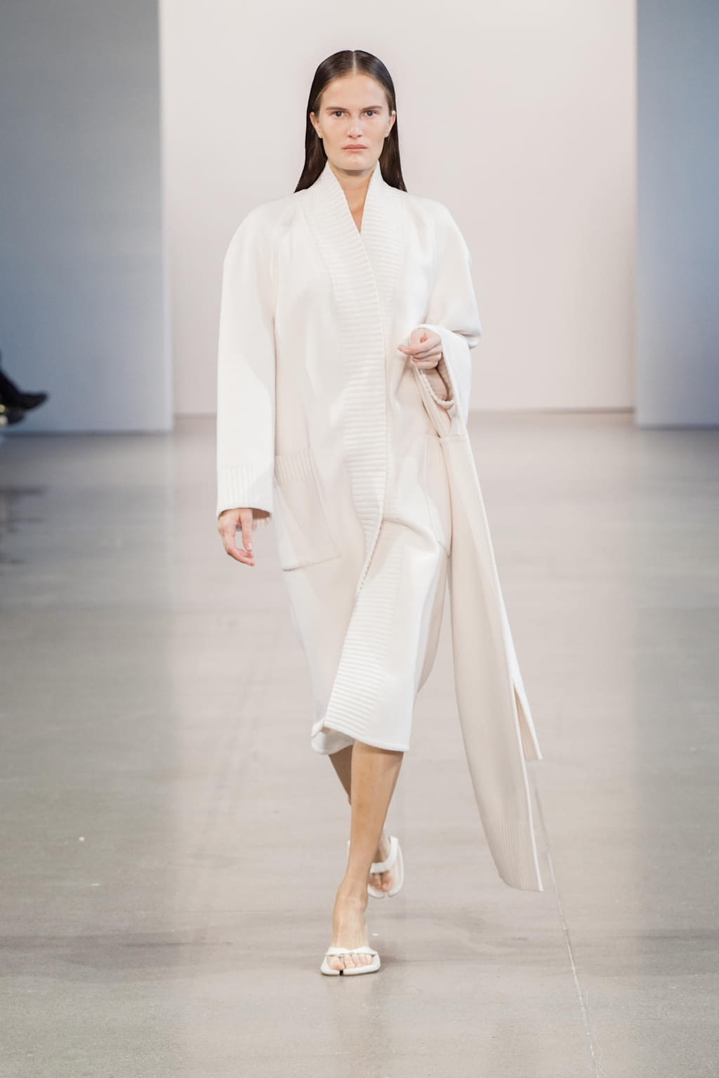 Fashion Week New York Fall/Winter 2020 look 2 de la collection Bevza womenswear