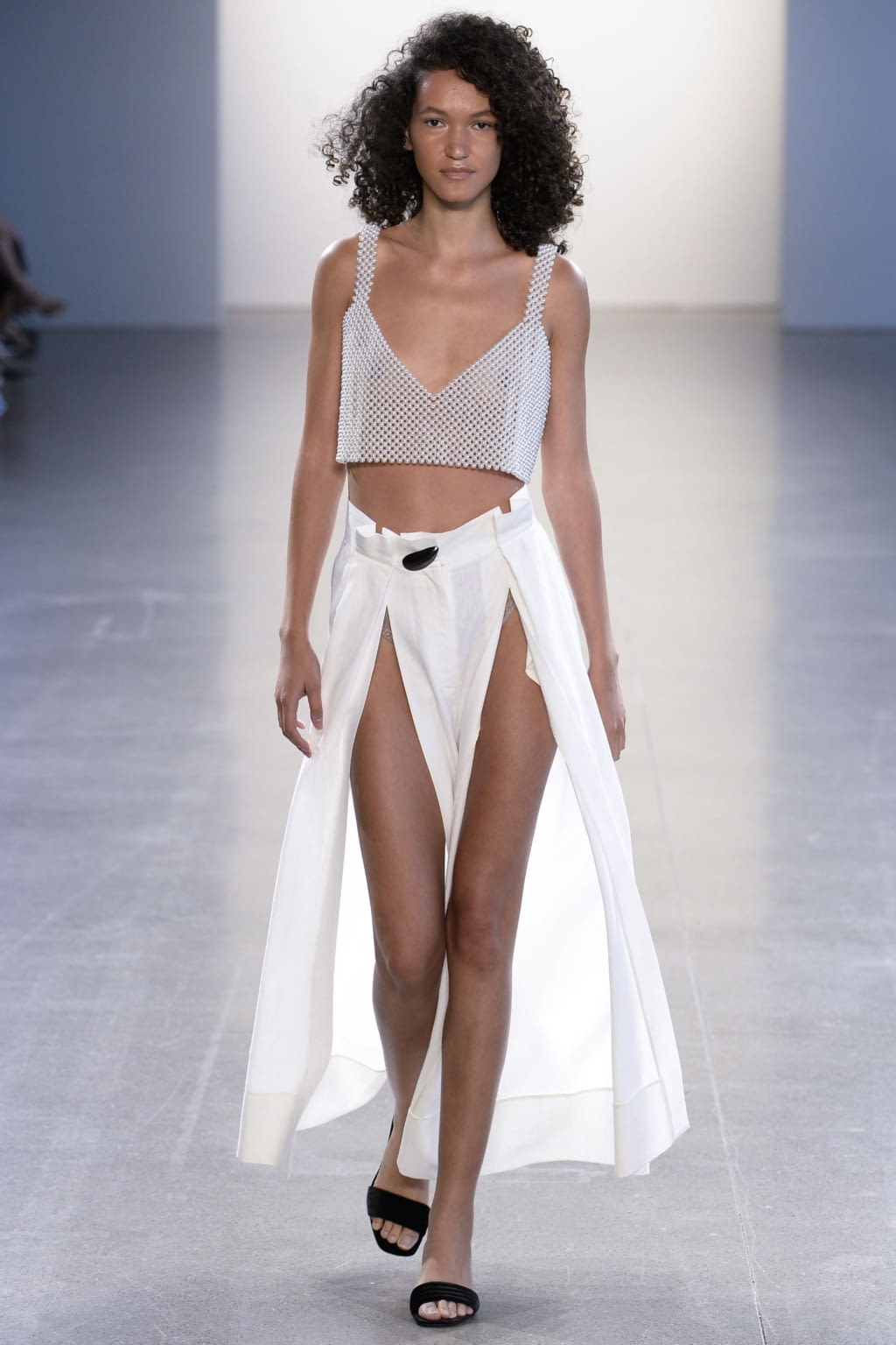 Fashion Week New York Spring/Summer 2019 look 7 from the Bevza collection 女装