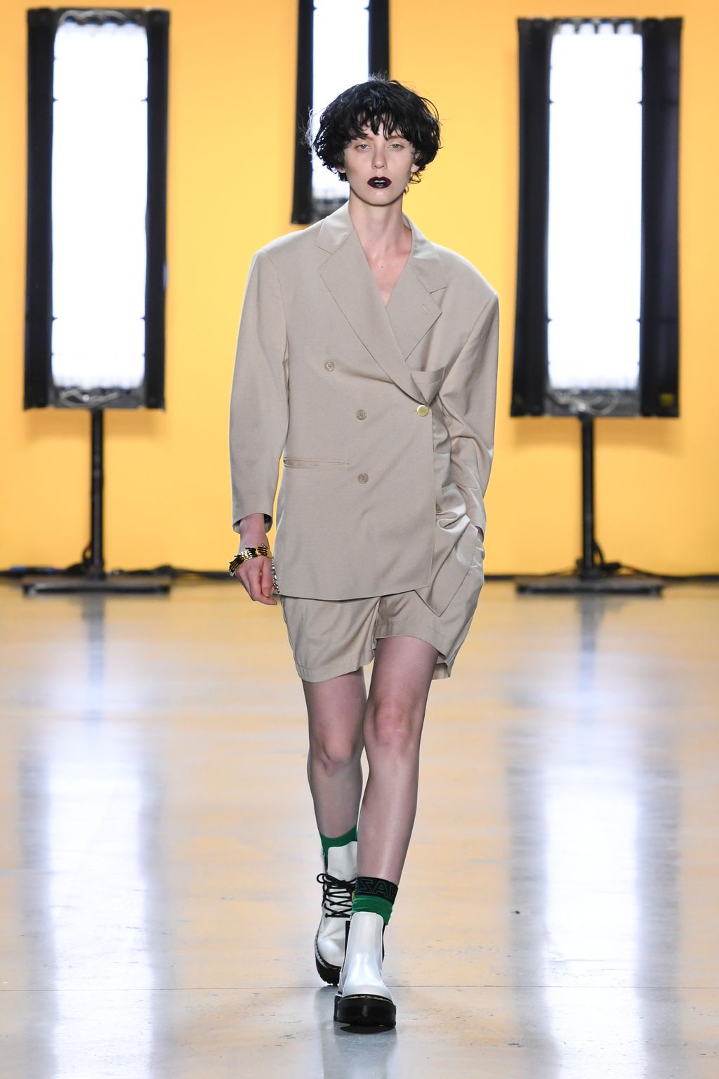 Fashion Week New York Spring/Summer 2020 look 12 from the Dirty Pineapple collection 女装