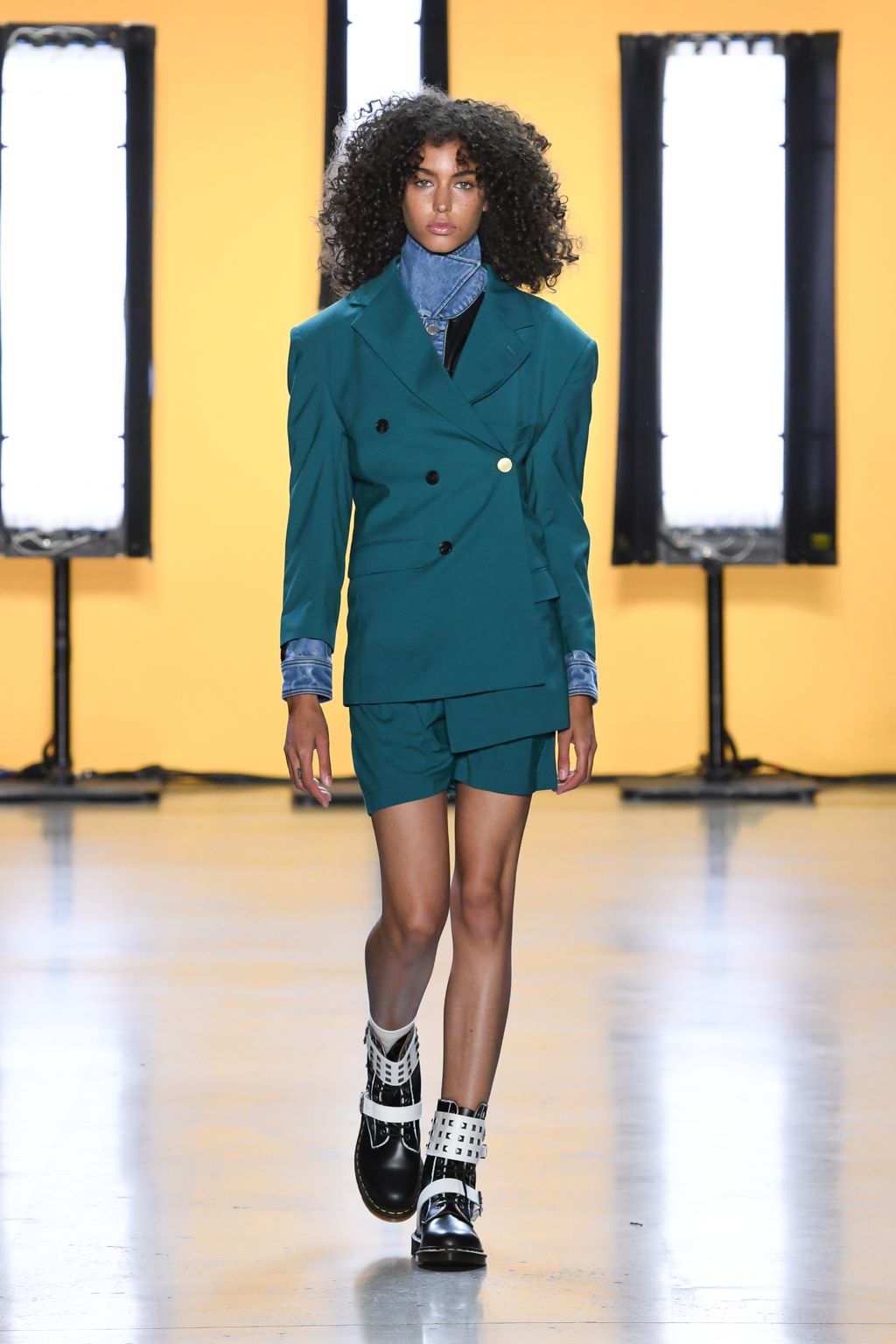 Fashion Week New York Spring/Summer 2020 look 32 from the Dirty Pineapple collection 女装