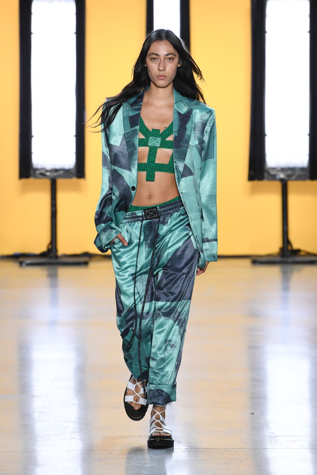 Fashion Week New York Spring/Summer 2020 look 5 from the Dirty Pineapple collection 女装