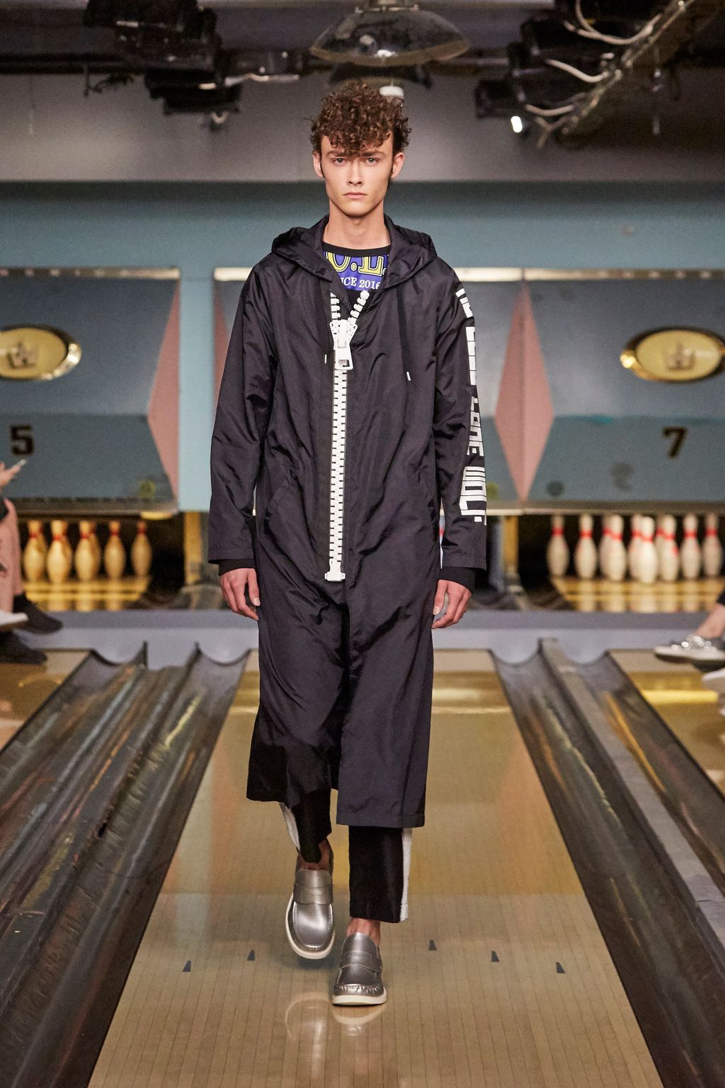 Fashion Week London Spring/Summer 2017 look 25 from the Miharayasuhiro collection menswear