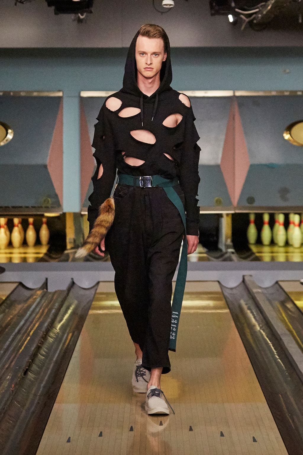 Fashion Week London Spring/Summer 2017 look 26 from the Miharayasuhiro collection menswear