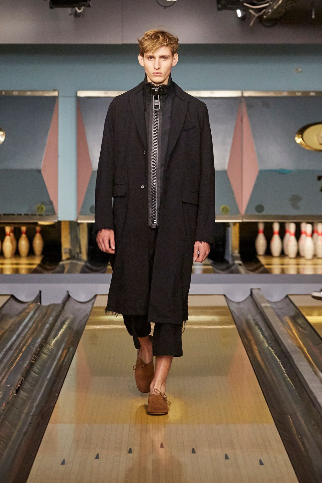 Fashion Week London Spring/Summer 2017 look 27 from the Miharayasuhiro collection menswear