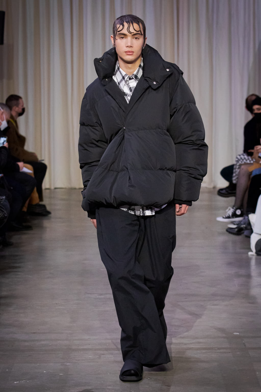 Fashion Week Paris Fall/Winter 2022 look 20 from the Bianca Saunders collection menswear