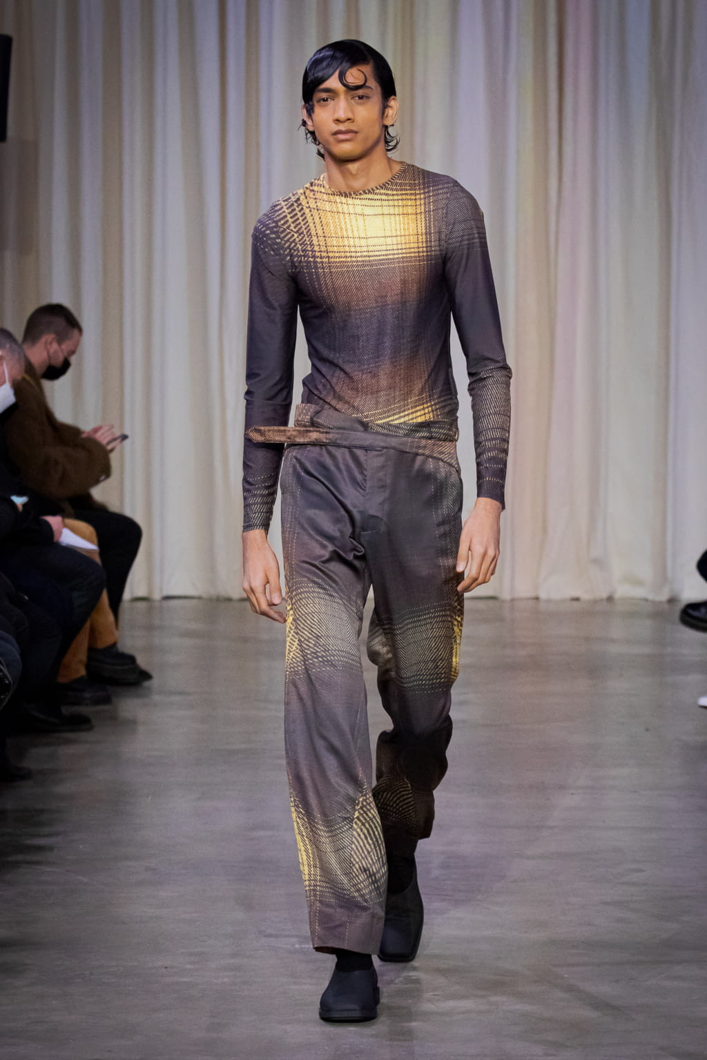 Fashion Week Paris Fall/Winter 2022 look 26 from the Bianca Saunders collection 男装