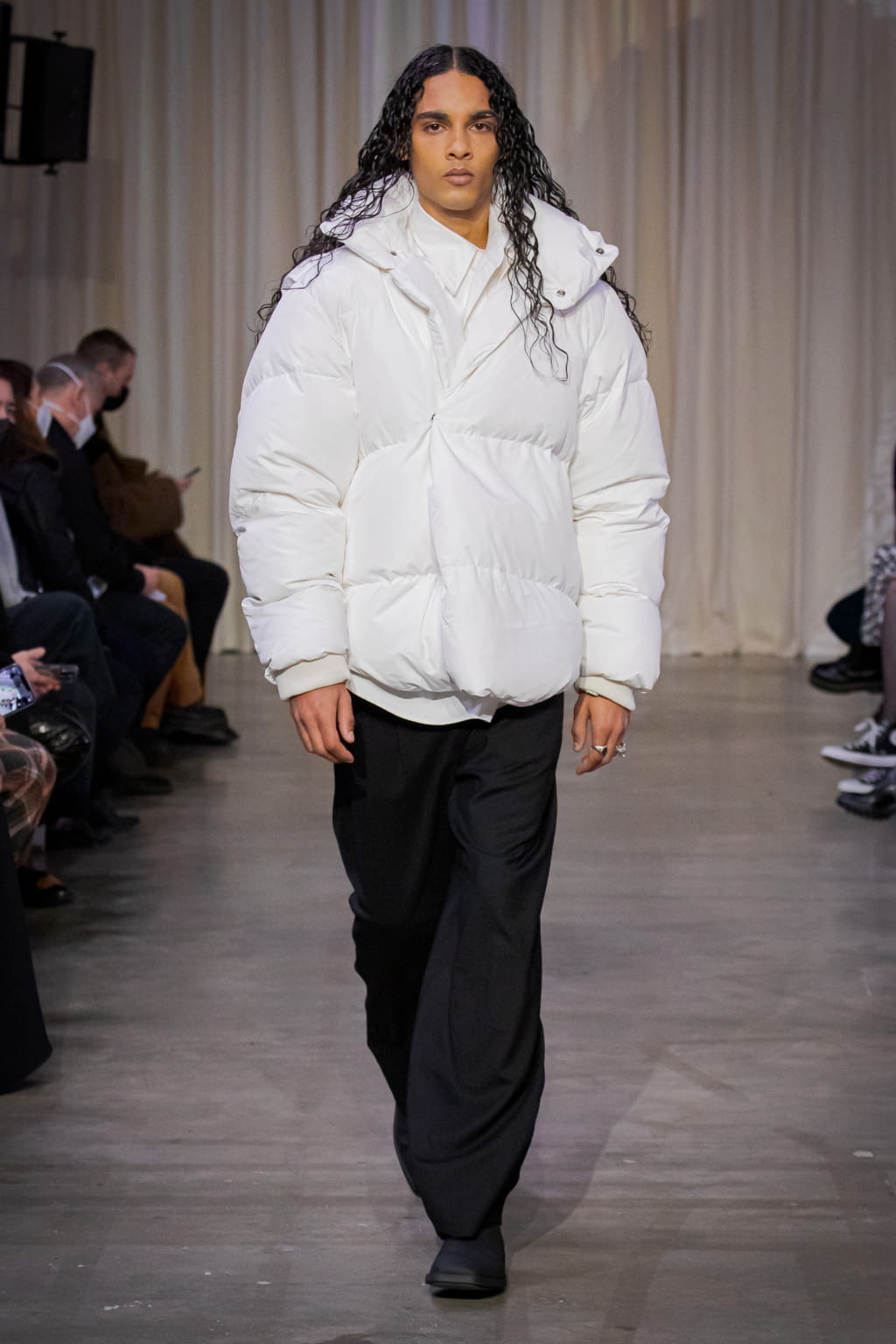 Fashion Week Paris Fall/Winter 2022 look 29 from the Bianca Saunders collection menswear